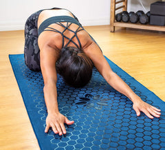 Mat Towel Non-Slip for Hot Yoga. Grippy Double Sided Suede Microfiber Towel Non-Slip Grip. Multifunctional - Yoga Mat Cover - the Best Travel Yoga Mat Non Slip